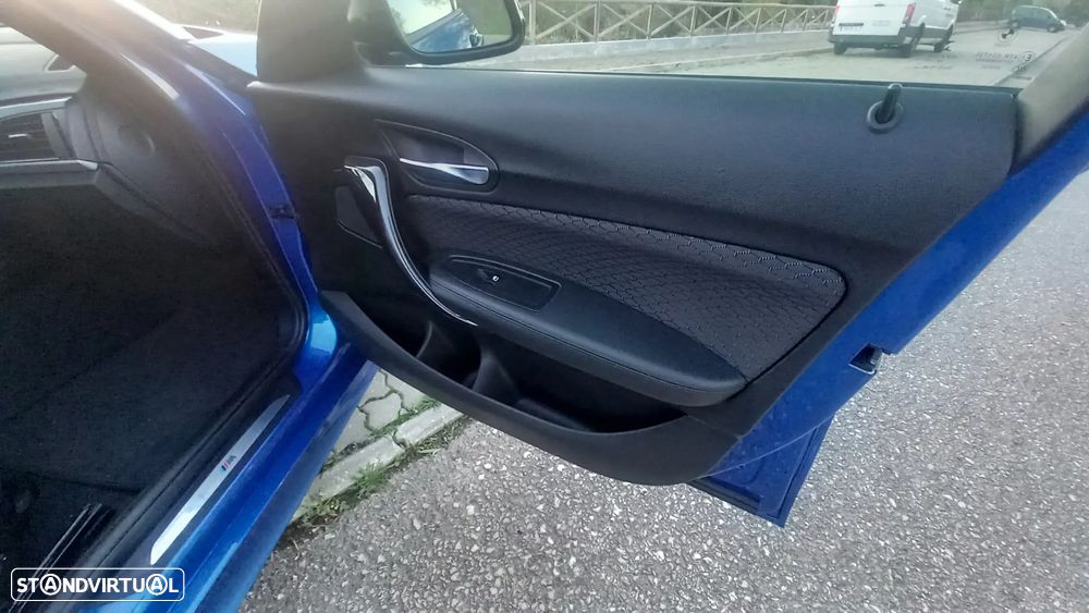 BMW 118 d Pack M - 19