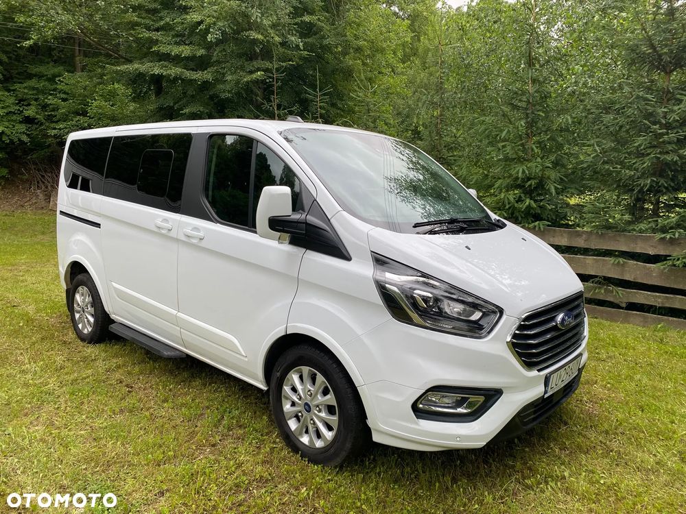Ford Tourneo Custom - 1