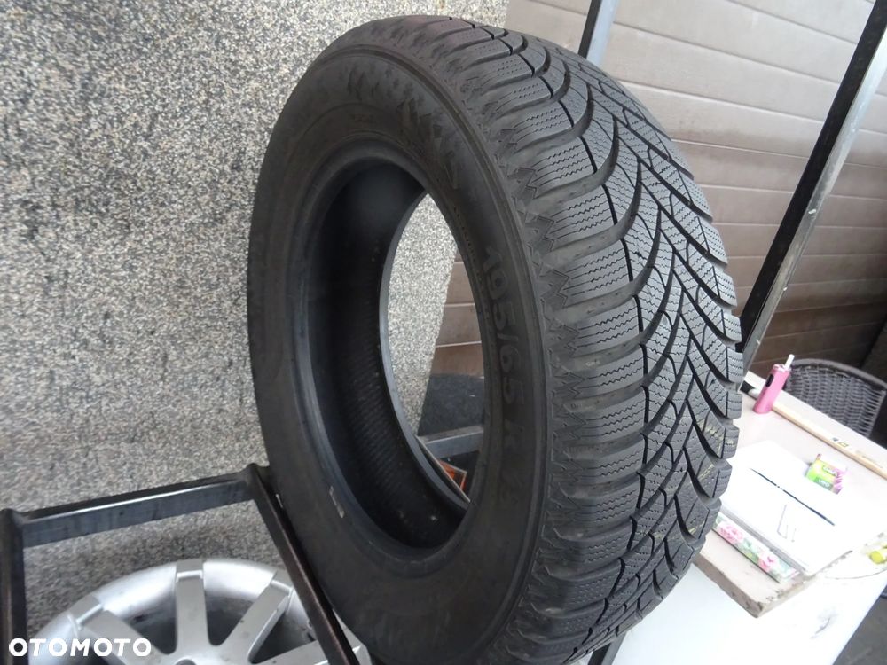 195/65/R15 95T Semperit Speed-Grip 5 - 3