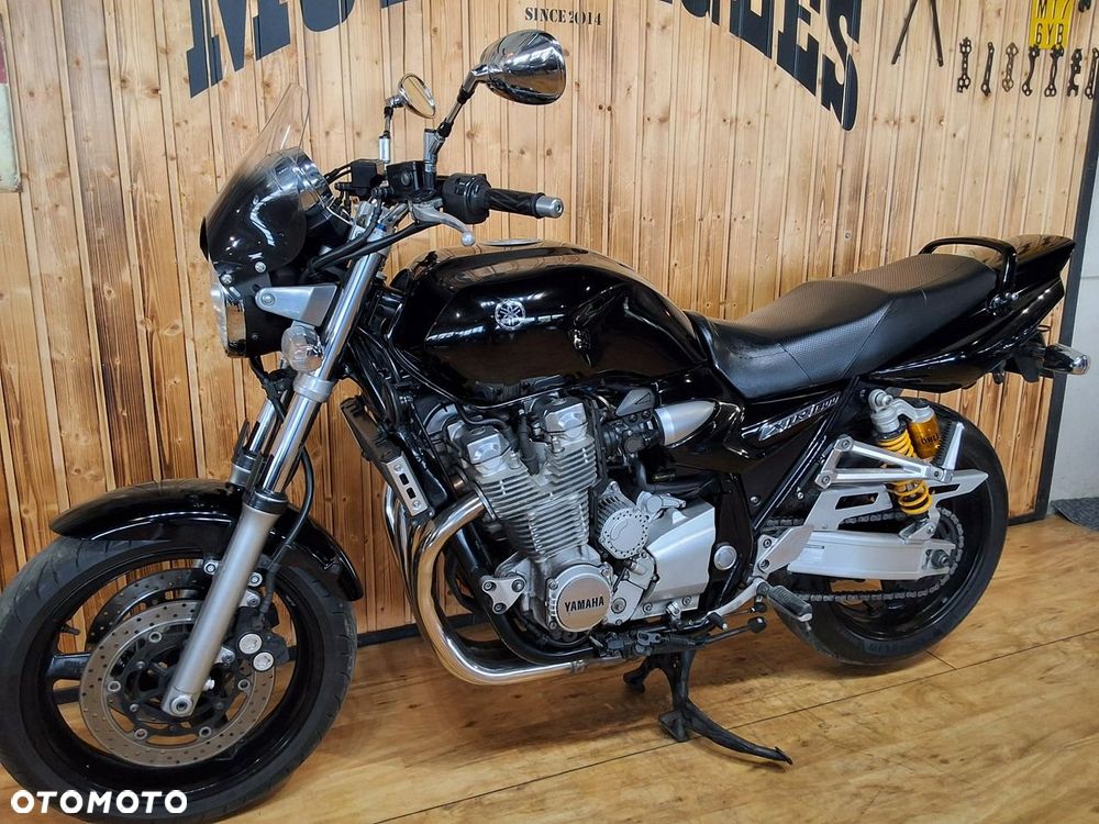 Yamaha XJR - 17