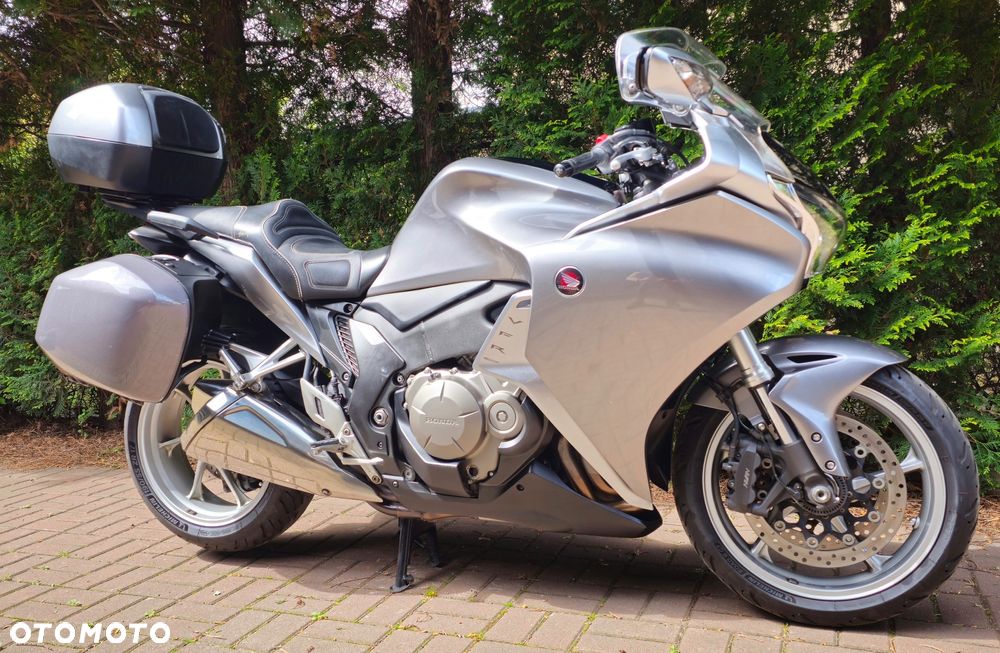 Honda VFR - 1