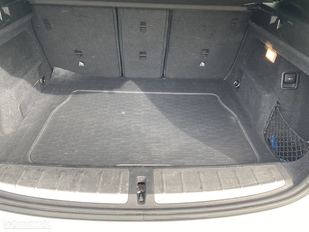 BMW X2 18 d sDrive Auto X Pack M - 31