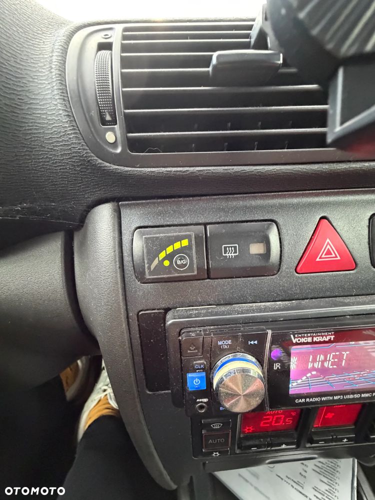 Audi A3 3-drzwiowe 1.8 Ambiente - 8