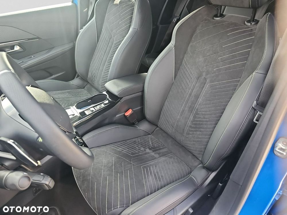 Peugeot 208 - 17