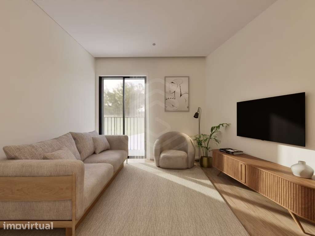 Apartamento T0 com varanda na Rua Costa Cabral - Porto - Grande imagem: 2/13