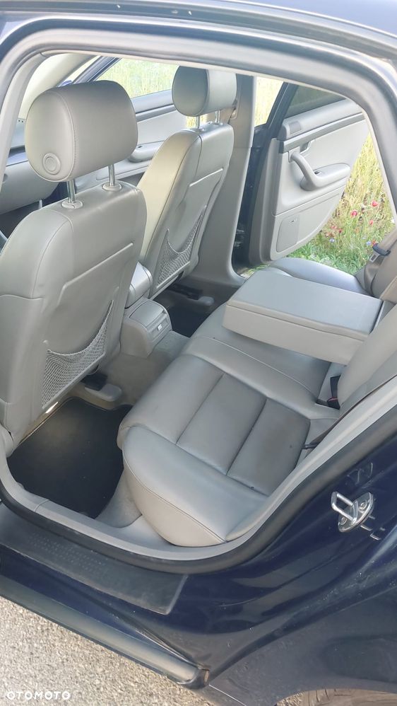 Audi A4 Limousine - 16
