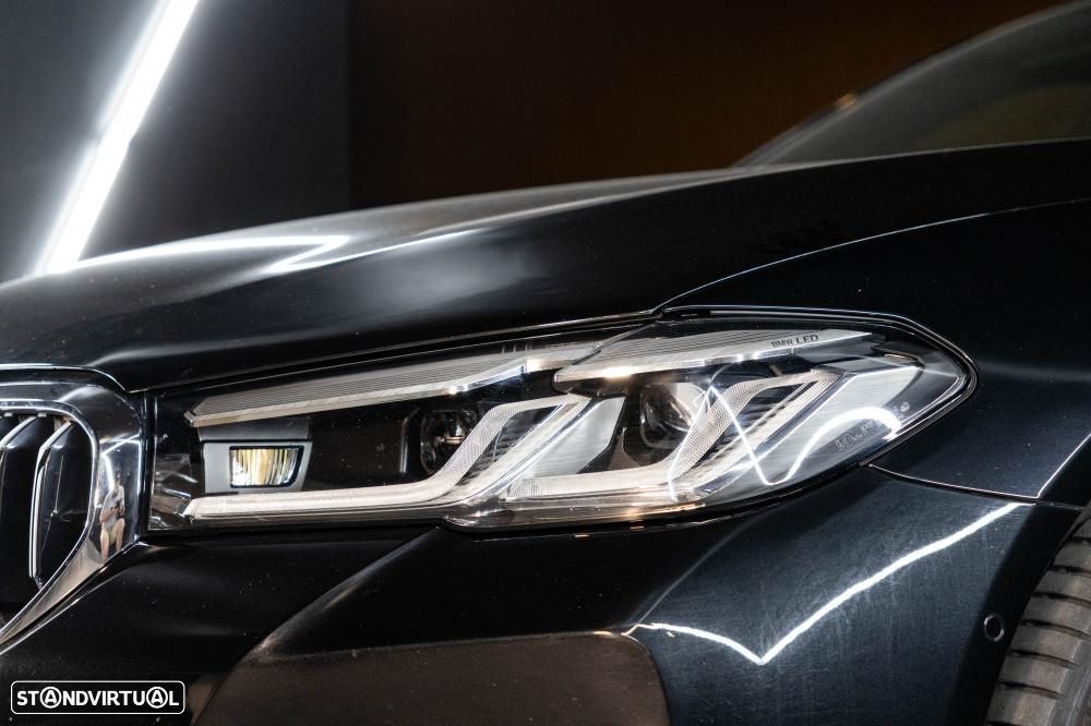 BMW 530 e Pack Desportivo M - 7