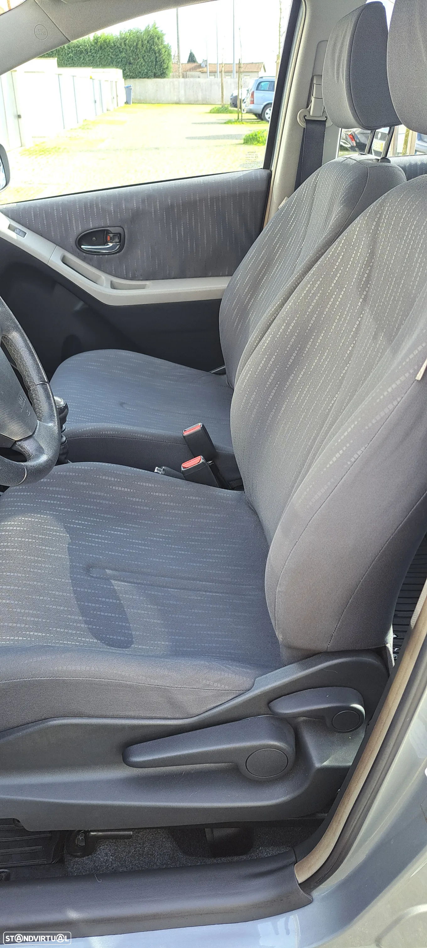 Toyota Yaris 1.4 D-4D AC Manual - 29