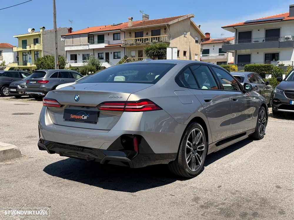 BMW 530 e Pack Desportivo M Pro - 5