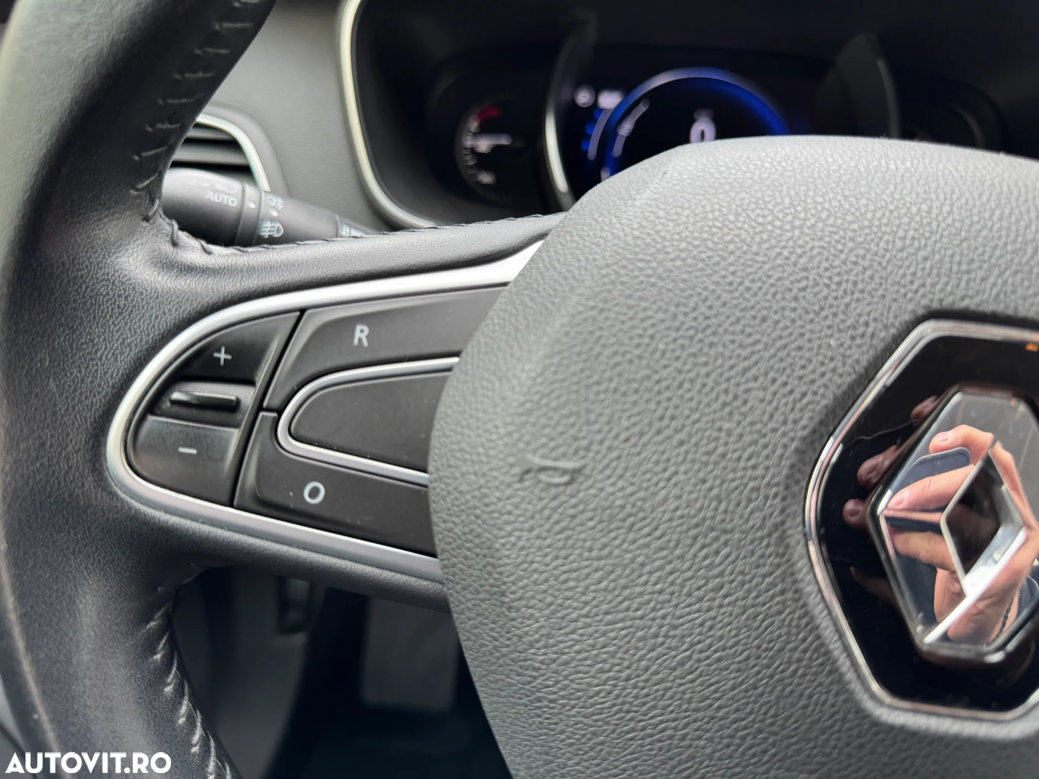 Renault Megane ENERGY dCi 110 EDC LIMITED - 25