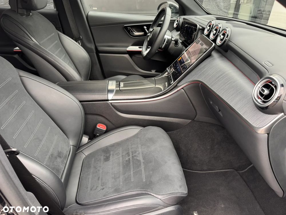 Mercedes-Benz GLC 300 e 4-Matic AMG Line - 19