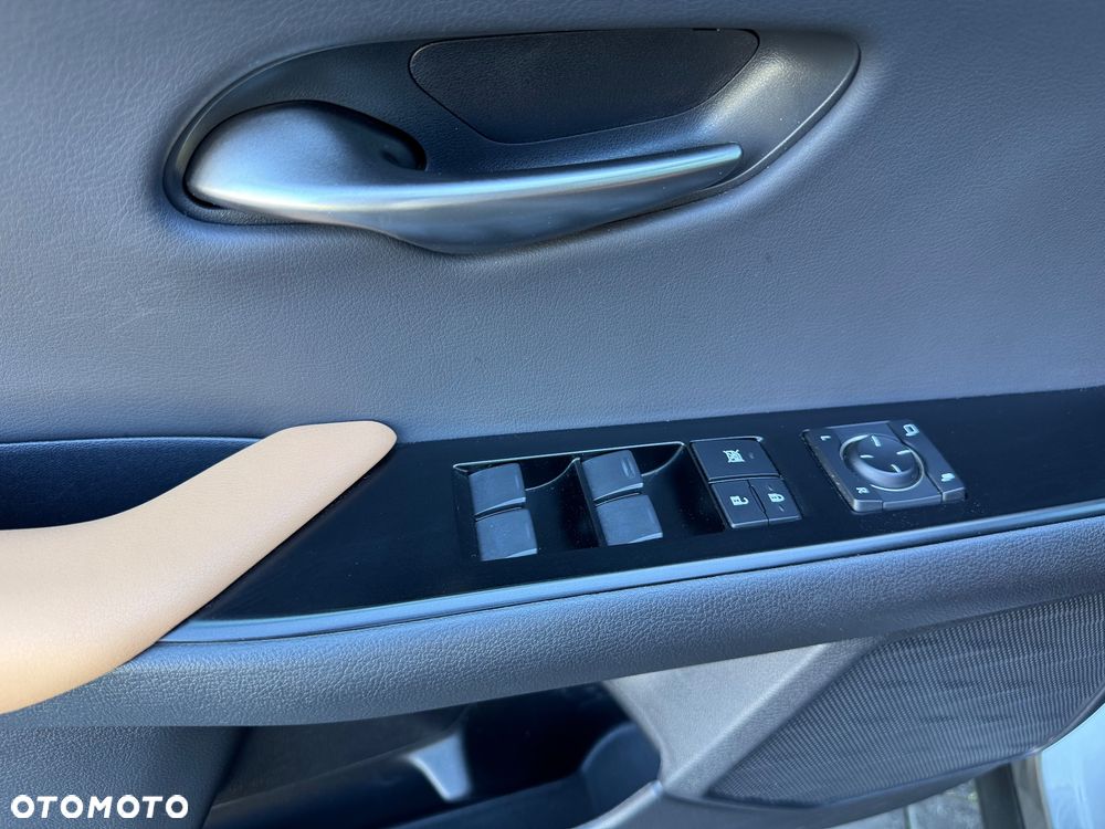Lexus UX 250h GPF Prestige AWD - 22