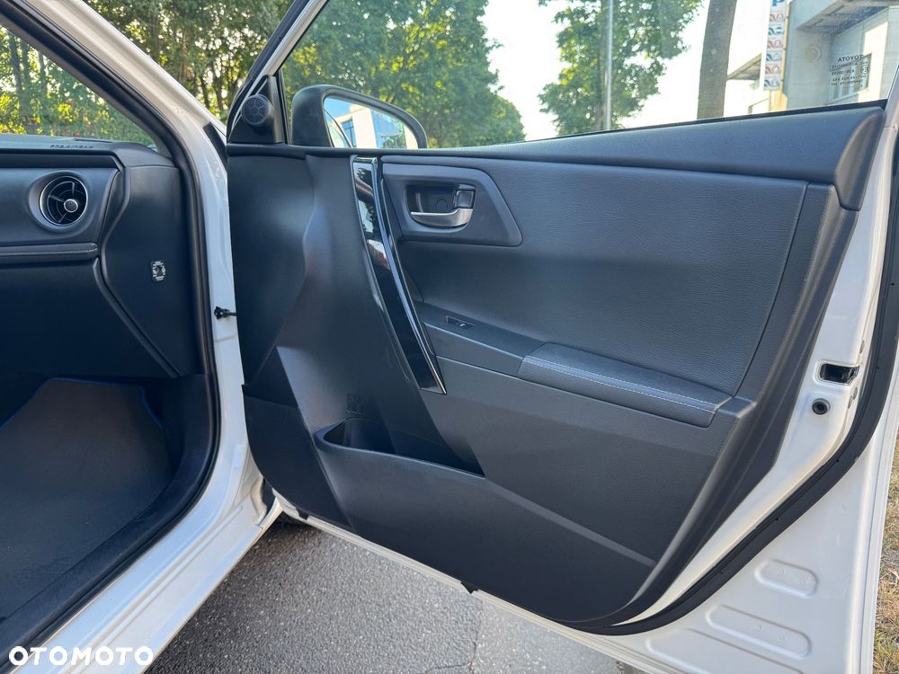 Toyota Auris 1.8 HSD Luna - 12