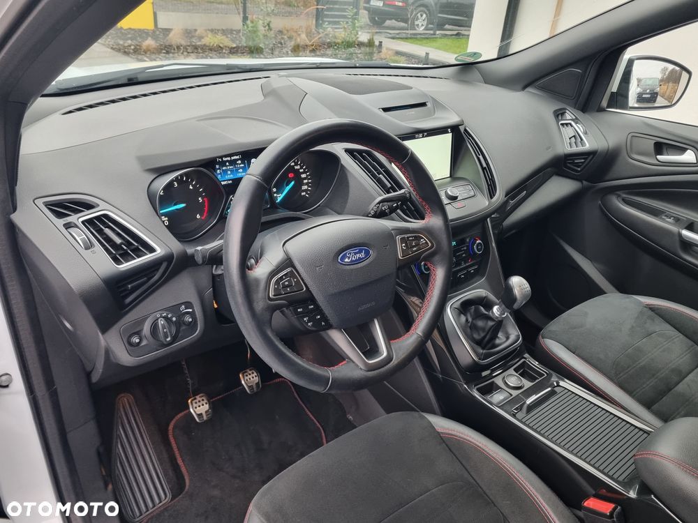 Ford Kuga 2.0 TDCi 4x2 ST-Line - 19