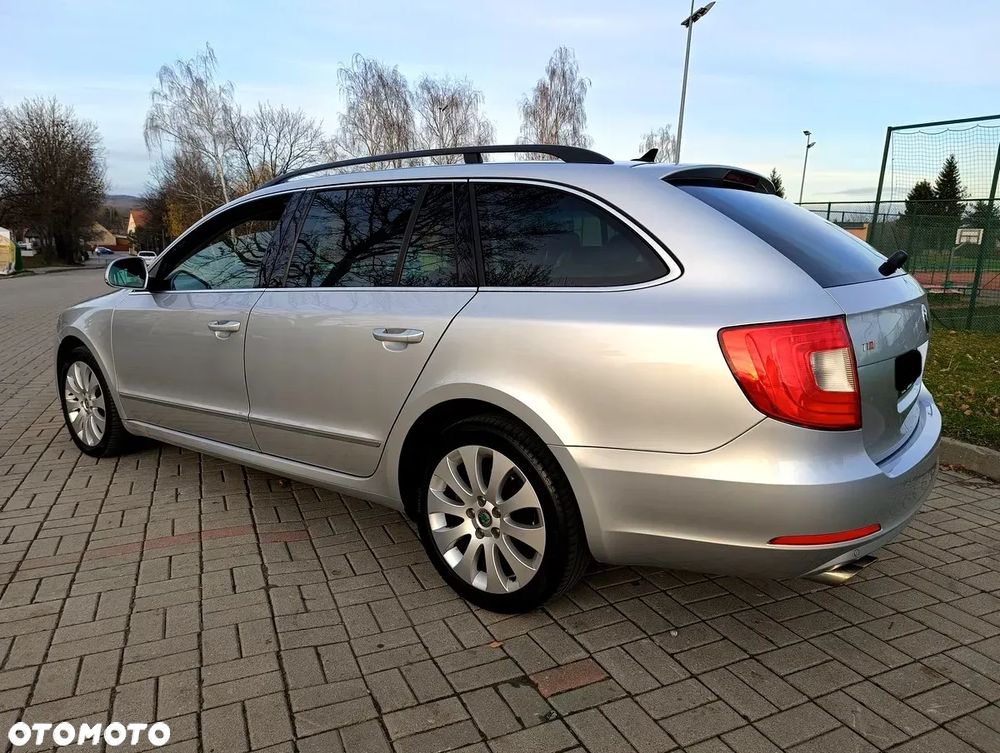 Skoda Superb 2.0 TDI DSG Exclusive - 27