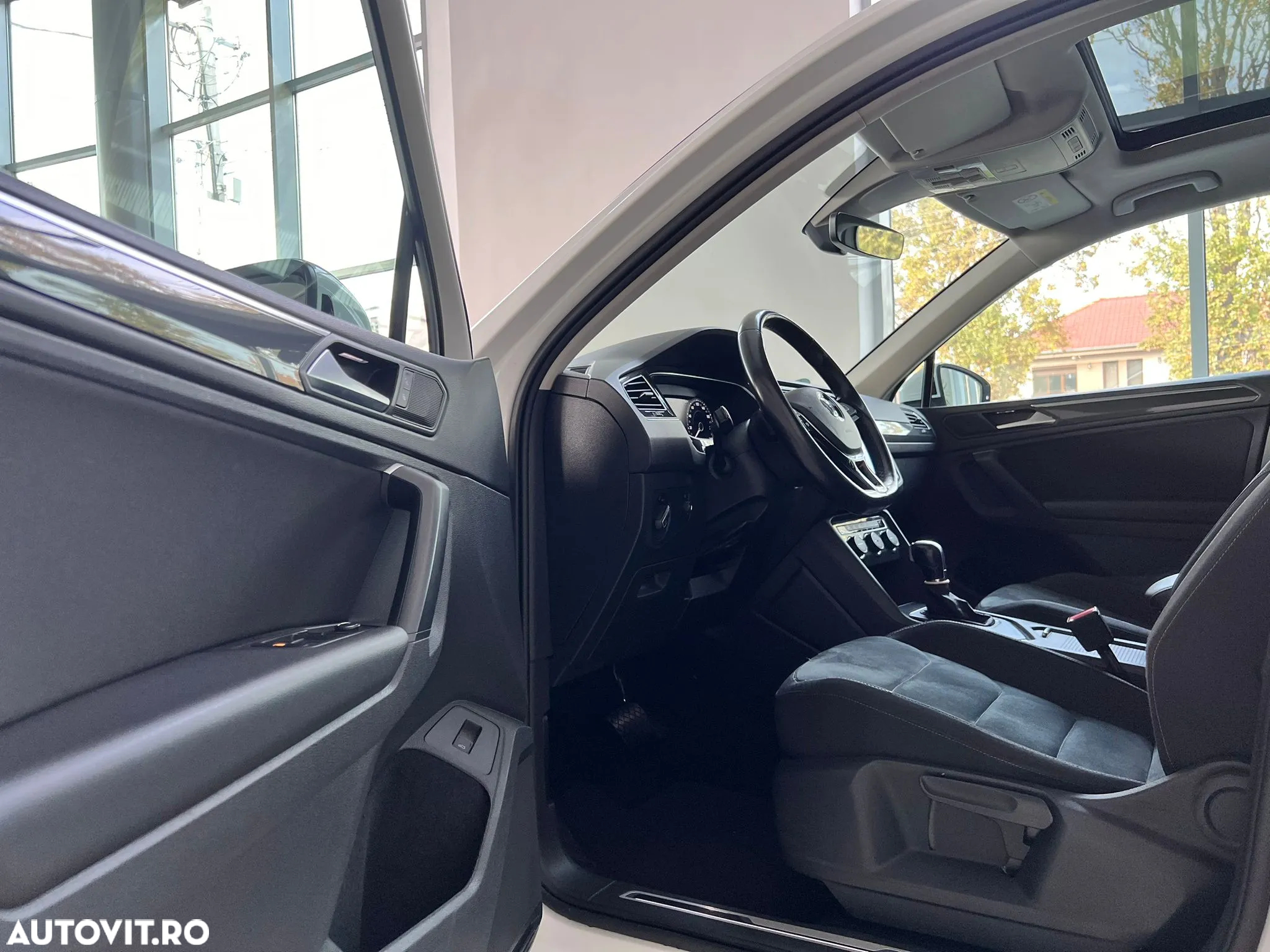 Volkswagen Tiguan - 8