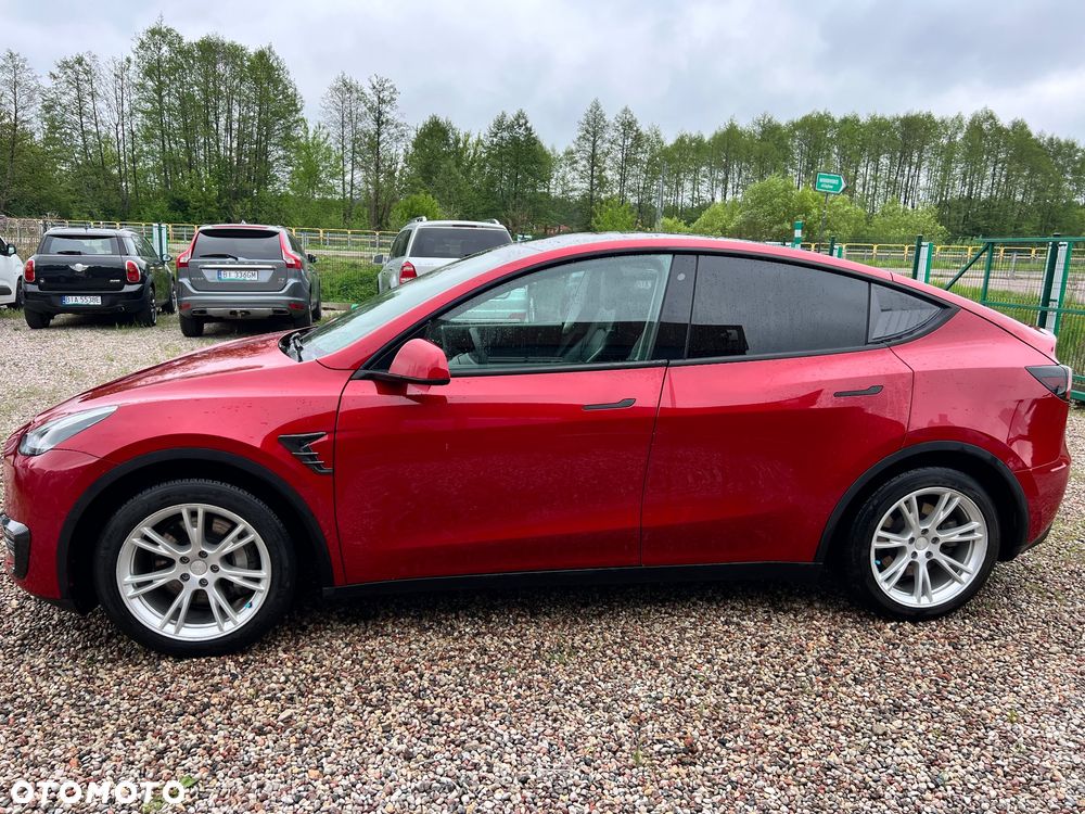 Tesla Model Y Long Range Dual Motor AWD - 8