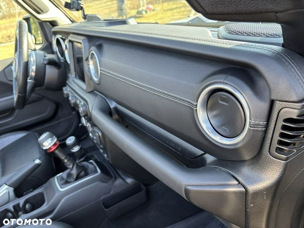 Jeep Wrangler - 41