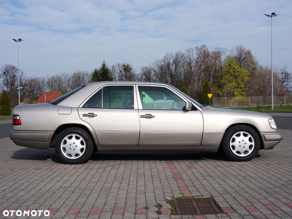 Mercedes-Benz Klasa E - 8