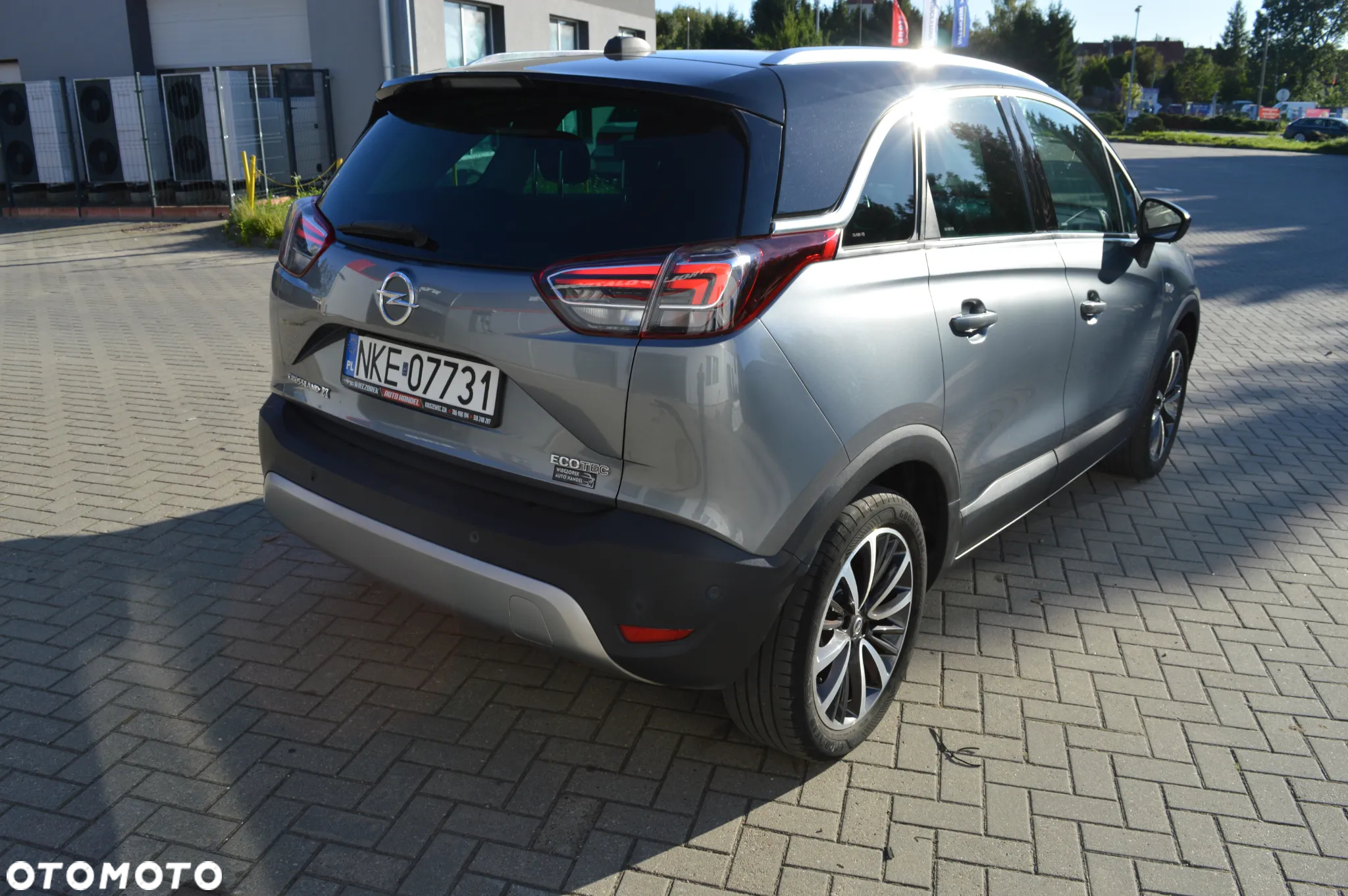 Opel Crossland X 1.2 T Design Line S&S - 11