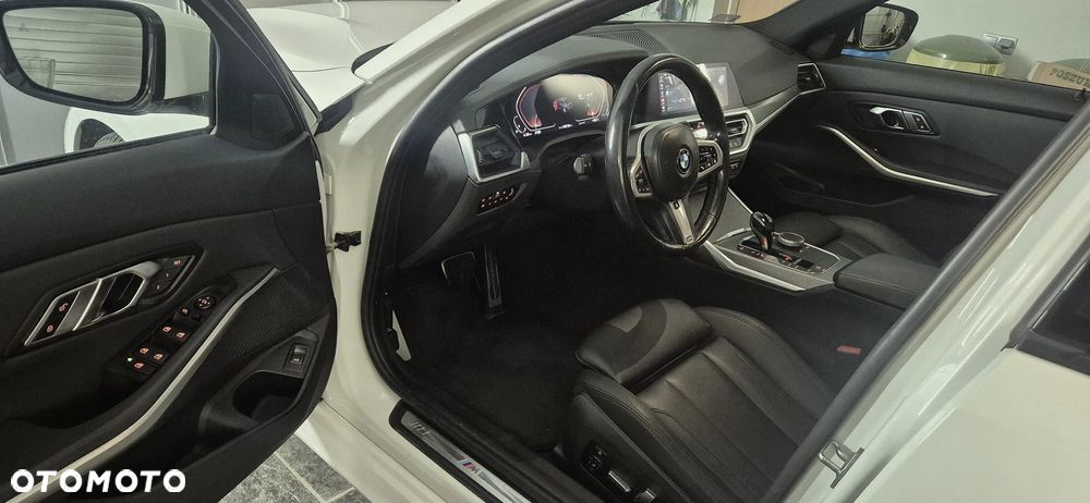 BMW Seria 3 330i xDrive M Sport sport - 16