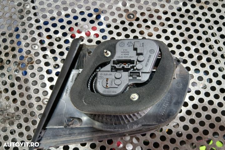 Lampa / Tripla stop dreapta pe hayon 5K0945093T 5K0945093T Volkswagen - 2