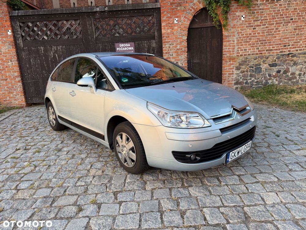 Citroën C4 1.6 16V Confort - 3