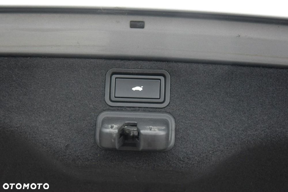 Audi S8 - 24