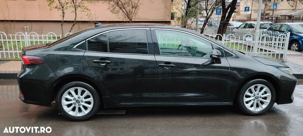 Toyota Corolla 1.8 HSD Dynamic - 1