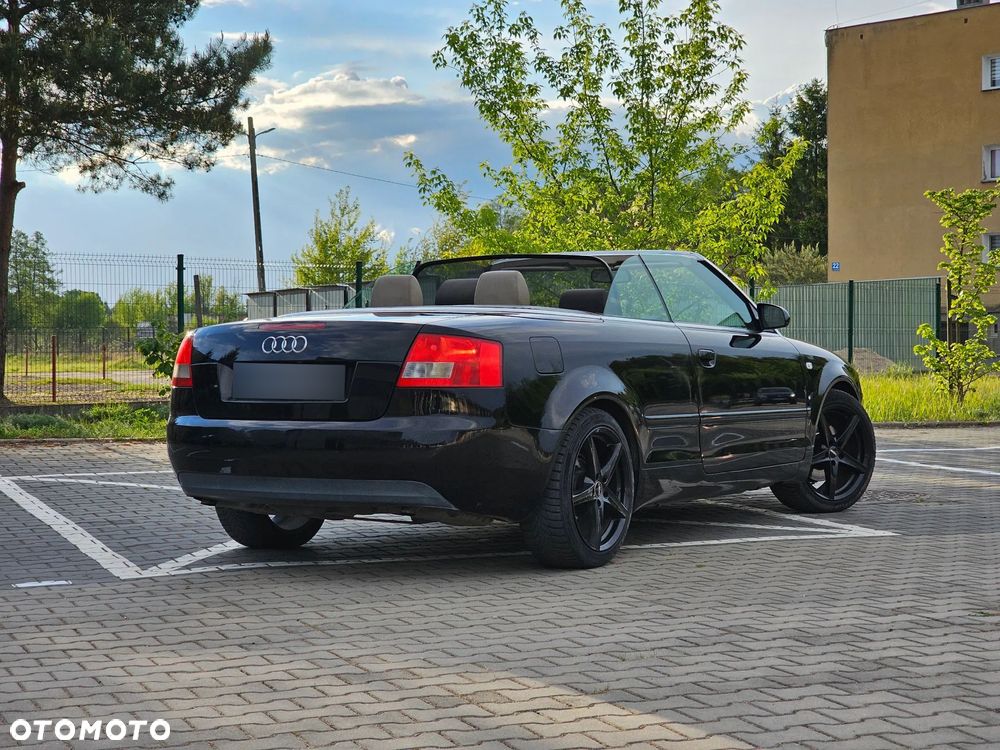 Audi A4 Cabrio 2.5 TDI - 13