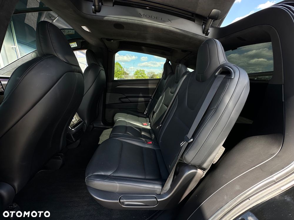 Tesla Model X - 15