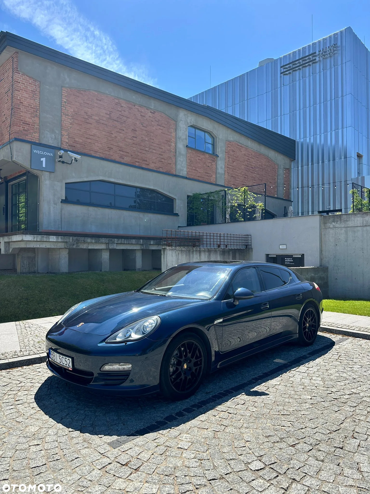 Porsche Panamera 4 Platinum Edition - 3