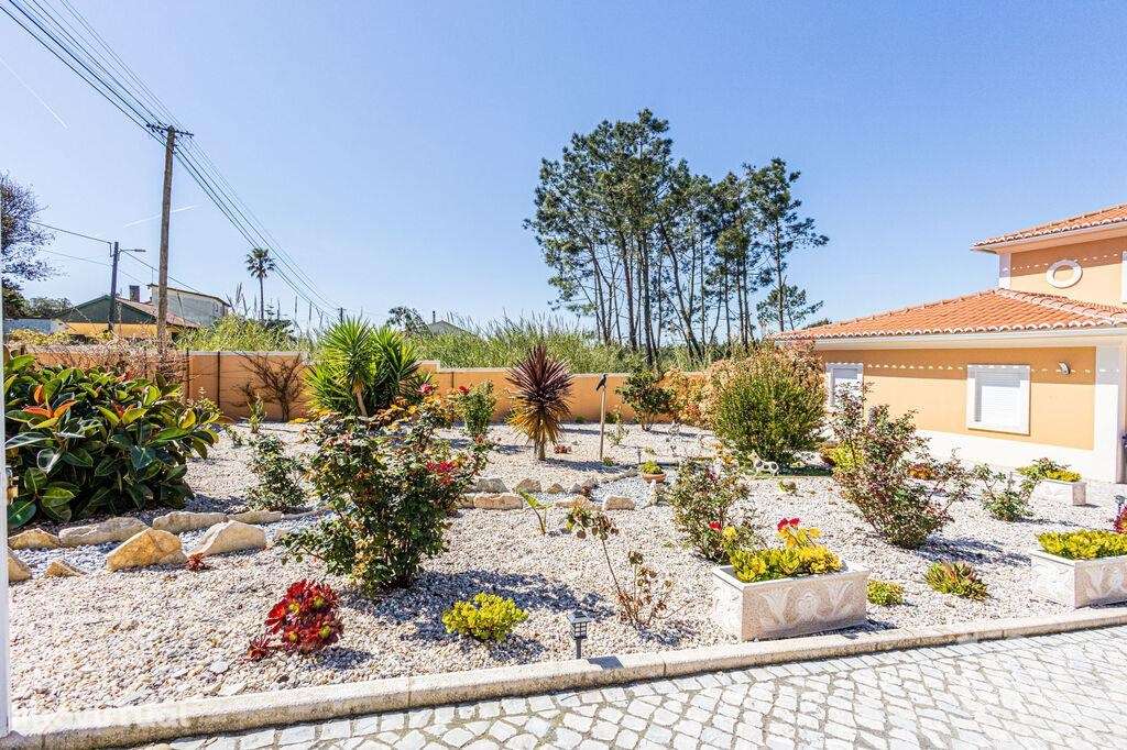 Casa / Villa T4 em Nadadouro de 228 m2 - Grande imagem: 4/40