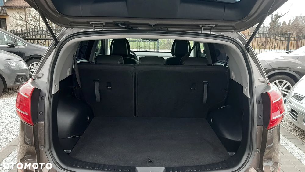 Kia Sportage 2.0 M - 16