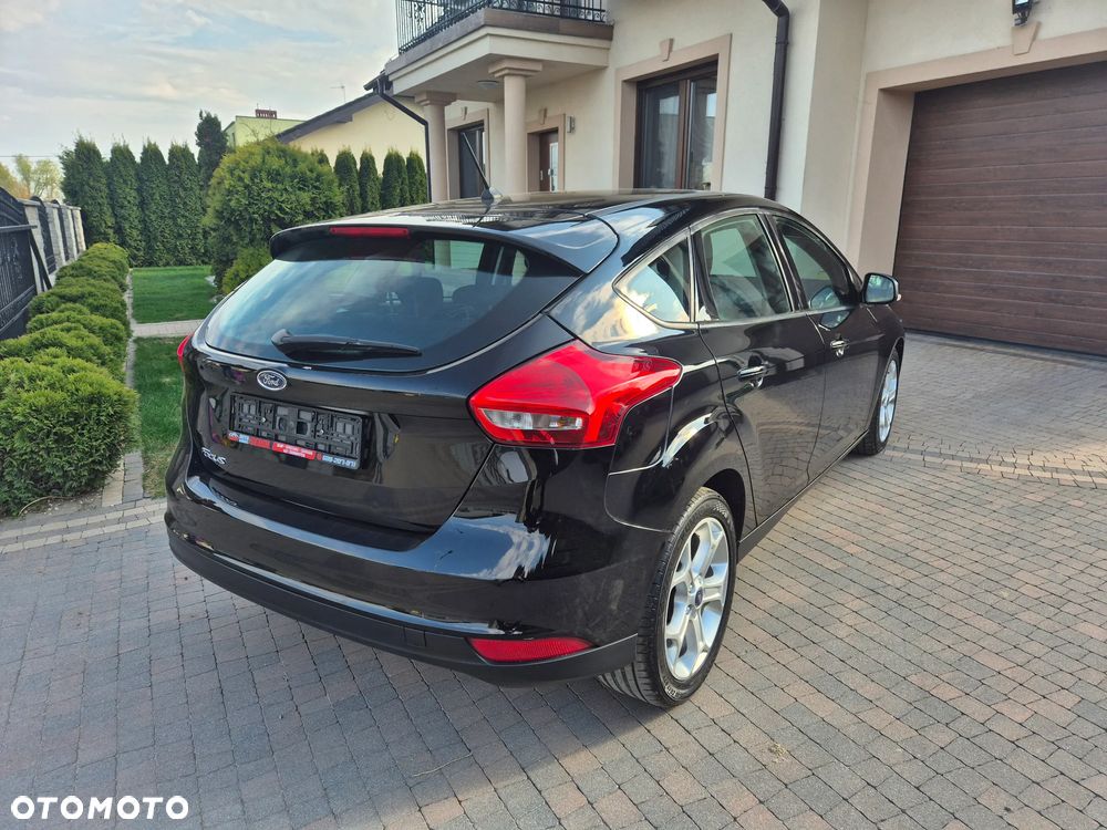 Ford Focus 1.6 Ambiente - 19