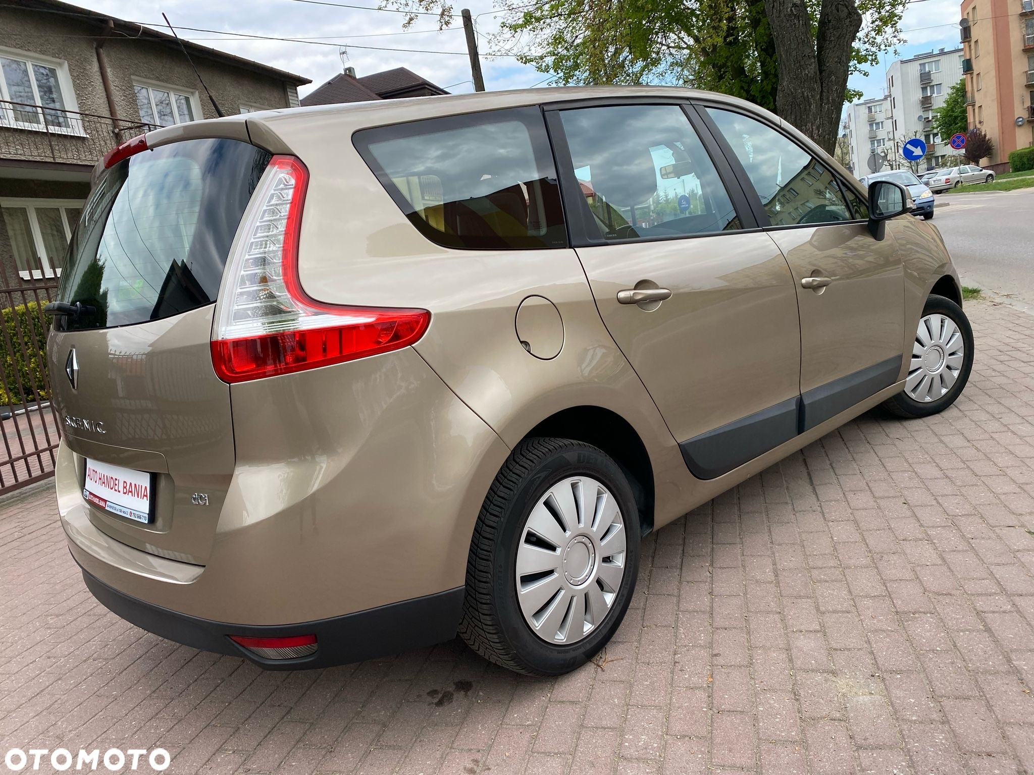 Renault Scenic 1.5 dCi Dynamique - 8