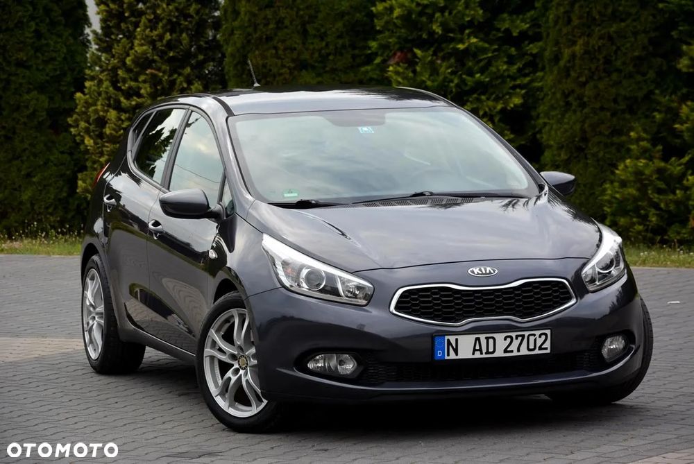 Kia Ceed 1.4 CVVT Dream Team Edition - 1
