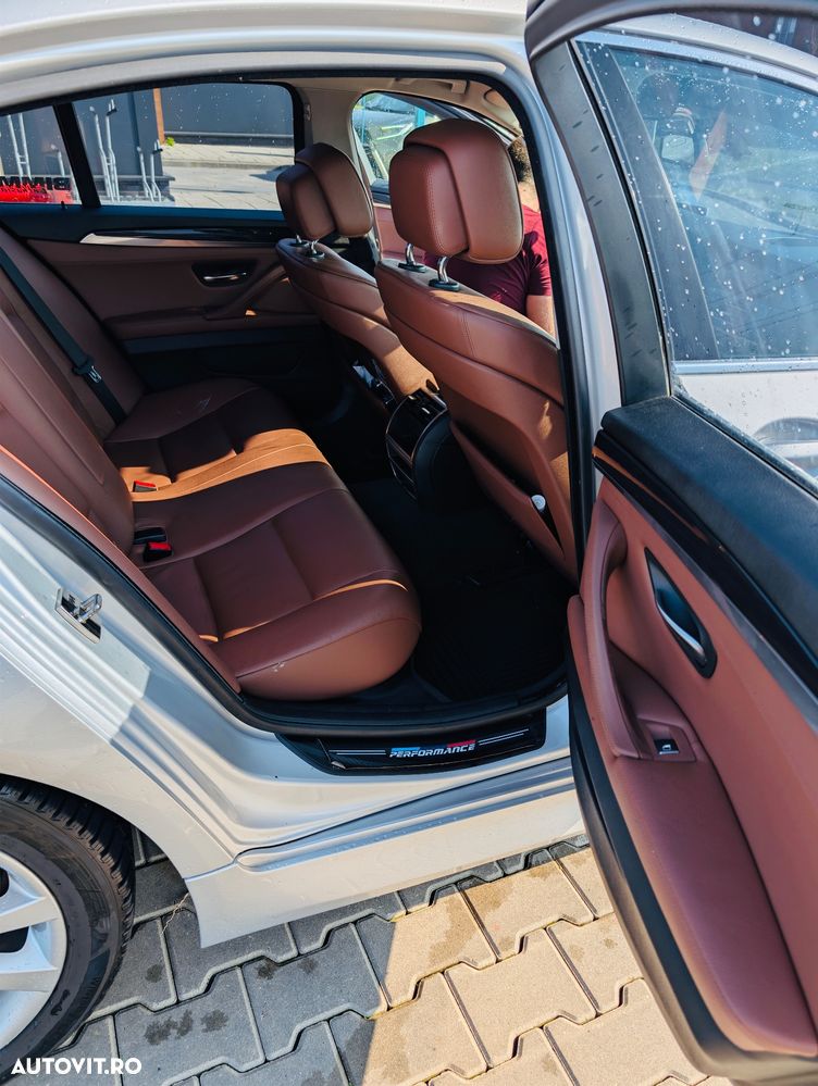 BMW Seria 5 520d Aut. - 11