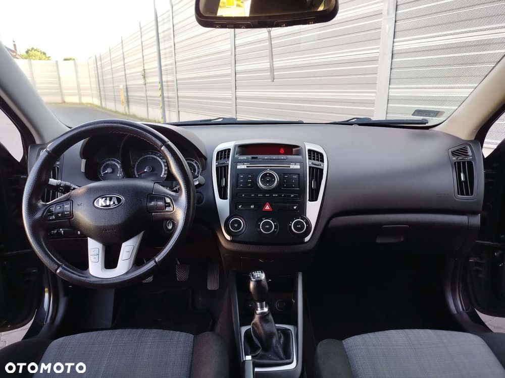 Kia Ceed 1.6 Comfort + - 12