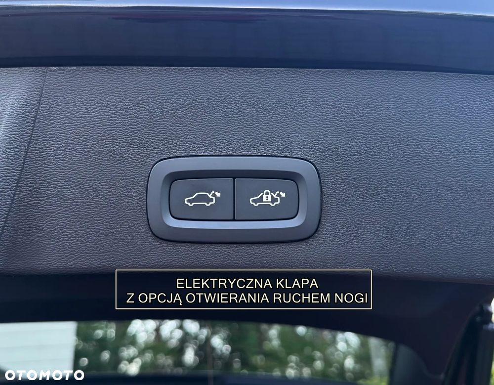 Volvo XC 40 B3 B DKG Plus Black Edition - 29