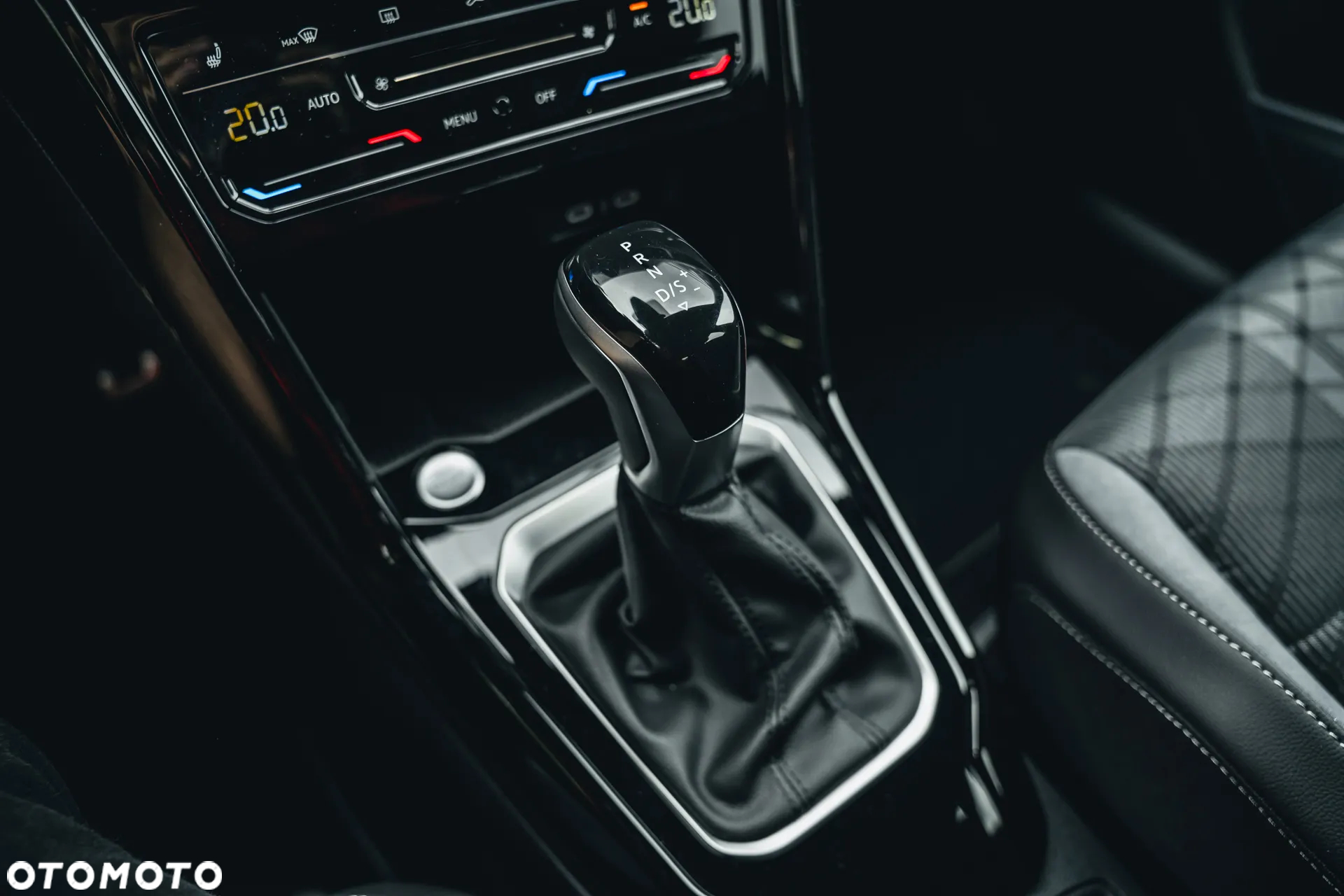 Volkswagen T-Roc 1.5 TSI R-Line Plus DSG - 17