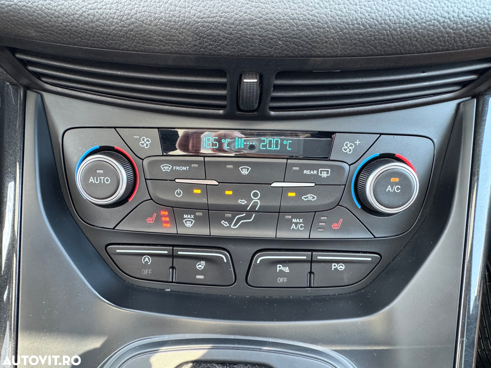 Ford Kuga 2.0 TDCi 4WD Powershift ST-Line - 13