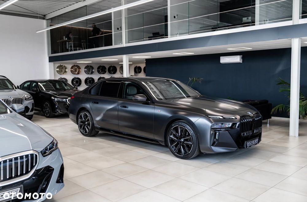 BMW Seria 7 740d xDrive sport - 3