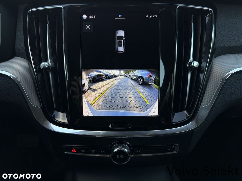 Volvo V60 Cross Country - 24