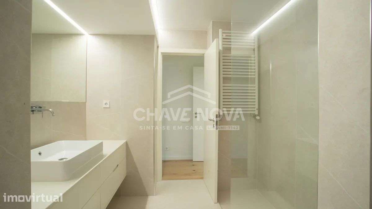 Moradia V5 Renovada c/ Piscina na Foz (Porto) - Grande imagem: 5/50