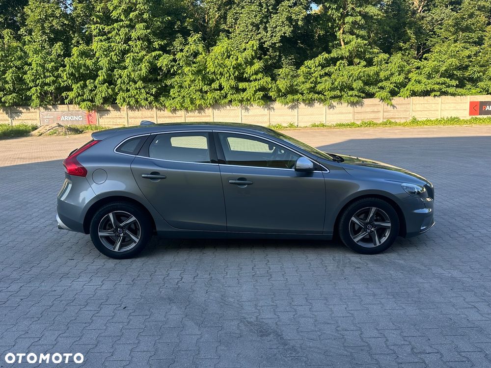 Volvo V40 D2 Drive-E R-Design Momentum - 6