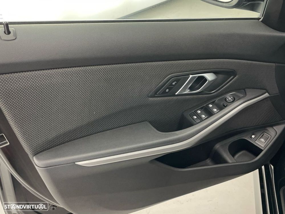 BMW 330 e Pack M Auto - 19