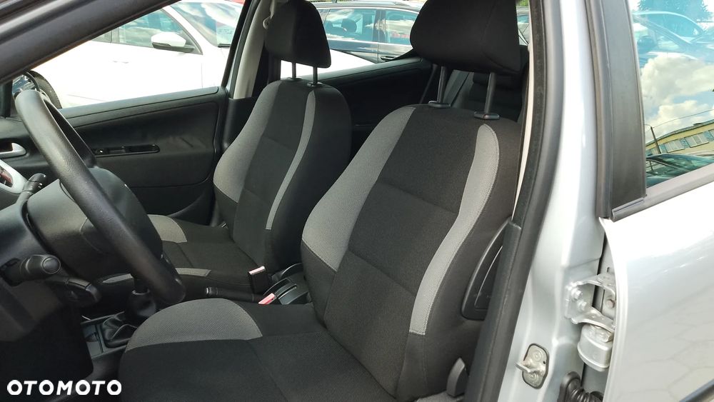 Peugeot 207 1.6 16V Sporty - 16