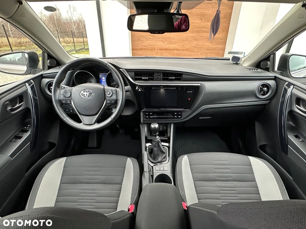 Toyota Auris 1.6 Prestige - 18