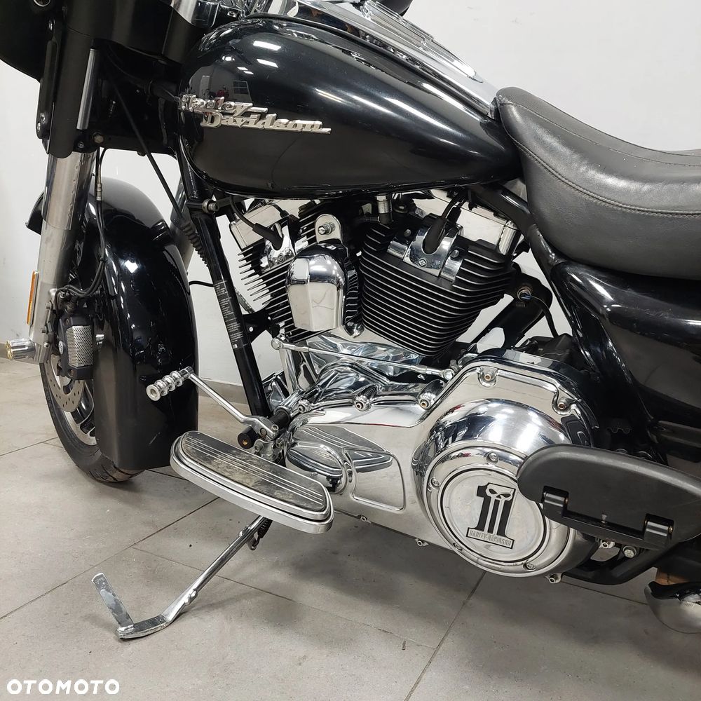 Harley-Davidson Touring Street Glide - 8
